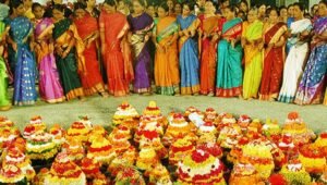 Batukamma Celebrations: 2025 బతుకమ్మ సంబరాలు - తెలంగాణలో పూల వైభవం ఘనంగా! 7 Batukamma Celebrations: 2025 బతుకమ్మ సంబరాలు – తెలంగాణలో పూల వైభవం ఘనంగా!