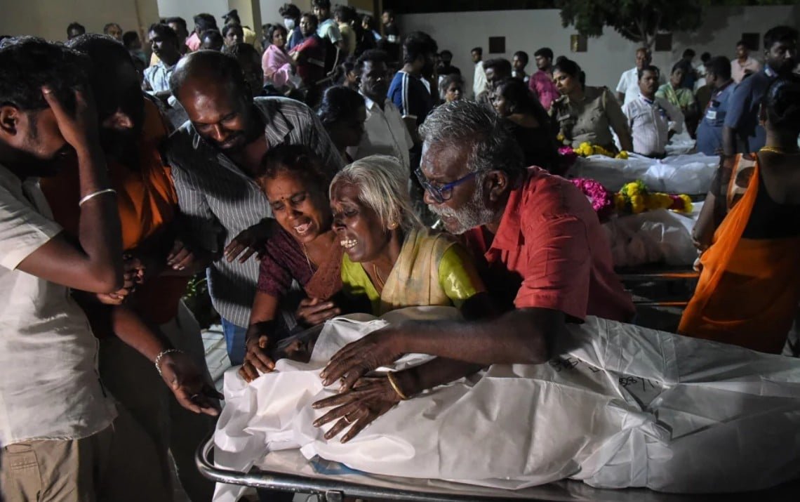 Vijay Karur Stampede |కరూర్ ర్యాలీలో ఘోర విషాదం 39 మంది మృతి 1 magzin