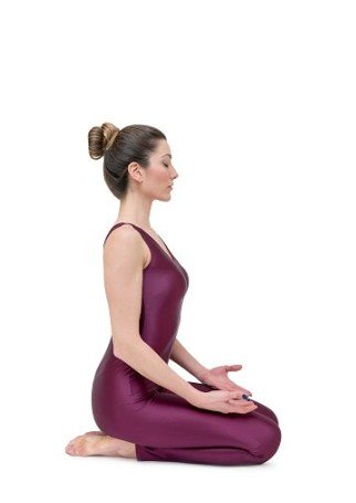 Benefits of Sitting in Vajrasana భోజనం తర్వాత వజ్రాసనంలో కూర్చోవడం ఎందుకు మంచిది?.. 6 Benefits of Sitting in Vajrasana