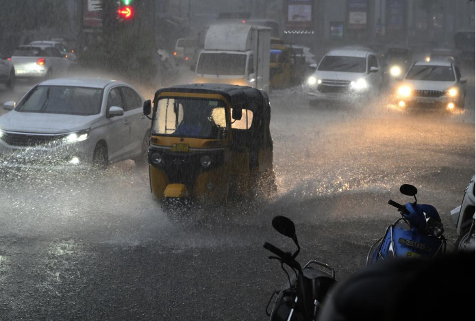 Telangana and Andhra Pradesh భారీ వర్షాలు | IMD హెచ్చరిక.... 1 magzin