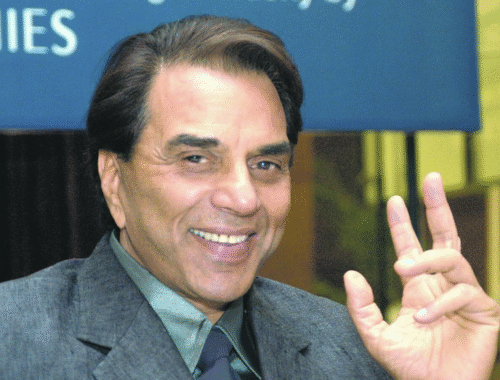 Dharmendra Passes Away