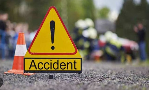 Hyderabad Bike Accident: సరూర్నగర్ మెట్రో స్థంభంపై బైక్ దెబ్బకు ఇద్దరు యువకులు స్పాట్ మరణం 68 Hyderabad Bike Accident