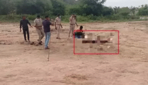 Nizamabad Woman Murder మిట్టాపూర్లో దారుణ హత్యకు గురైన మహిళ - గుర్తింపు చెరిపేసేందుకే తల నరికివేత... 8 Nizamabad Woman Murder మిట్టాపూర్లో దారుణ హత్యకు గురైన మహిళ – గుర్తింపు చెరిపేసేందుకే తల నరికివేత…