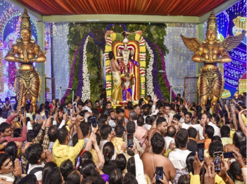 Vaikuntha Ekadashi 2025 వైకుంఠ ఏకాదశి 2025 ఉత్తర ద్వార దర్శనం విశిష్టత, మోక్ష ప్రాప్తి 7 Vaikuntha Ekadashi 2025