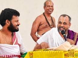 Chilukuri Balaji Temple Archaka CS Rangajaran garu met DyCM ...