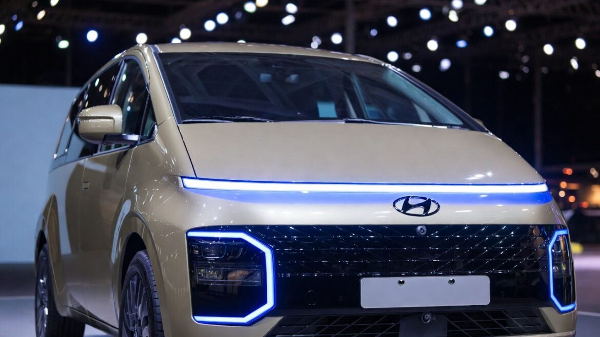 Hyundai Staria Electric MPV 400