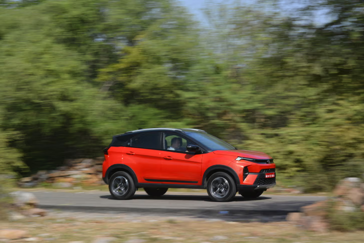 Affordable SUVs : హ్యాచ్బ్యాక్ నుంచి SUVకి అప్గ్రేడ్ చేయాలనుకుంటున్నారా? 4 image 40